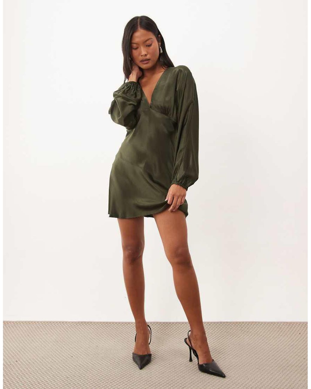 Nobody's Child Petite Green Allura Plunge Neck Blouson Sleeve Mini Dress