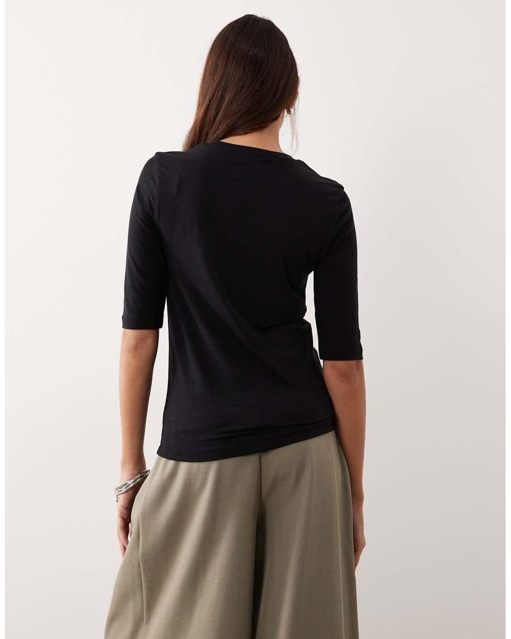 ARRANGE Black Slim Fit Half Sleeve Tee