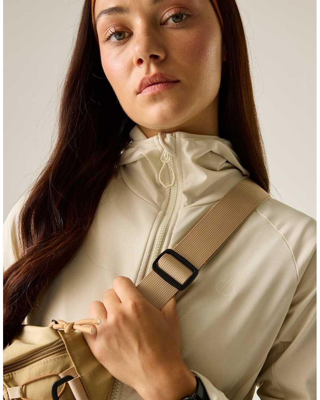 Nomadic Dare 2b de color Natural