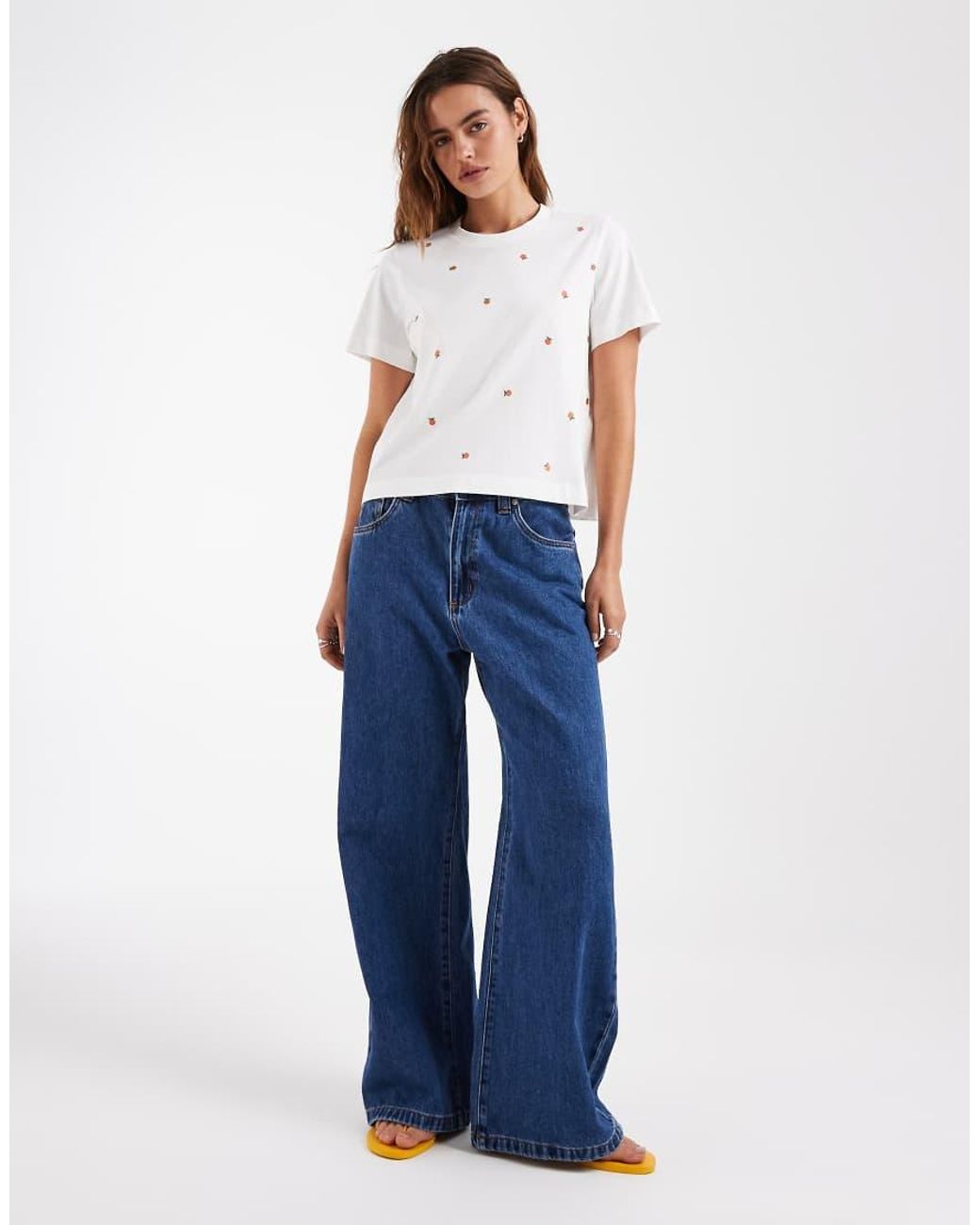 Vero Moda White All Over Peach Graphic Embroidered Boxy T-shirt