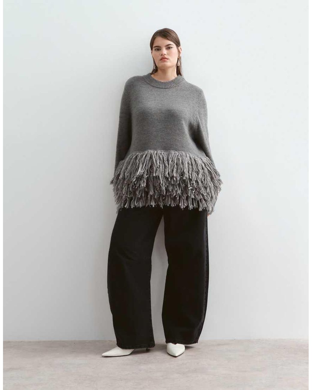 ARRANGE Gray Curve Knitted Jumper With Fringe Hem