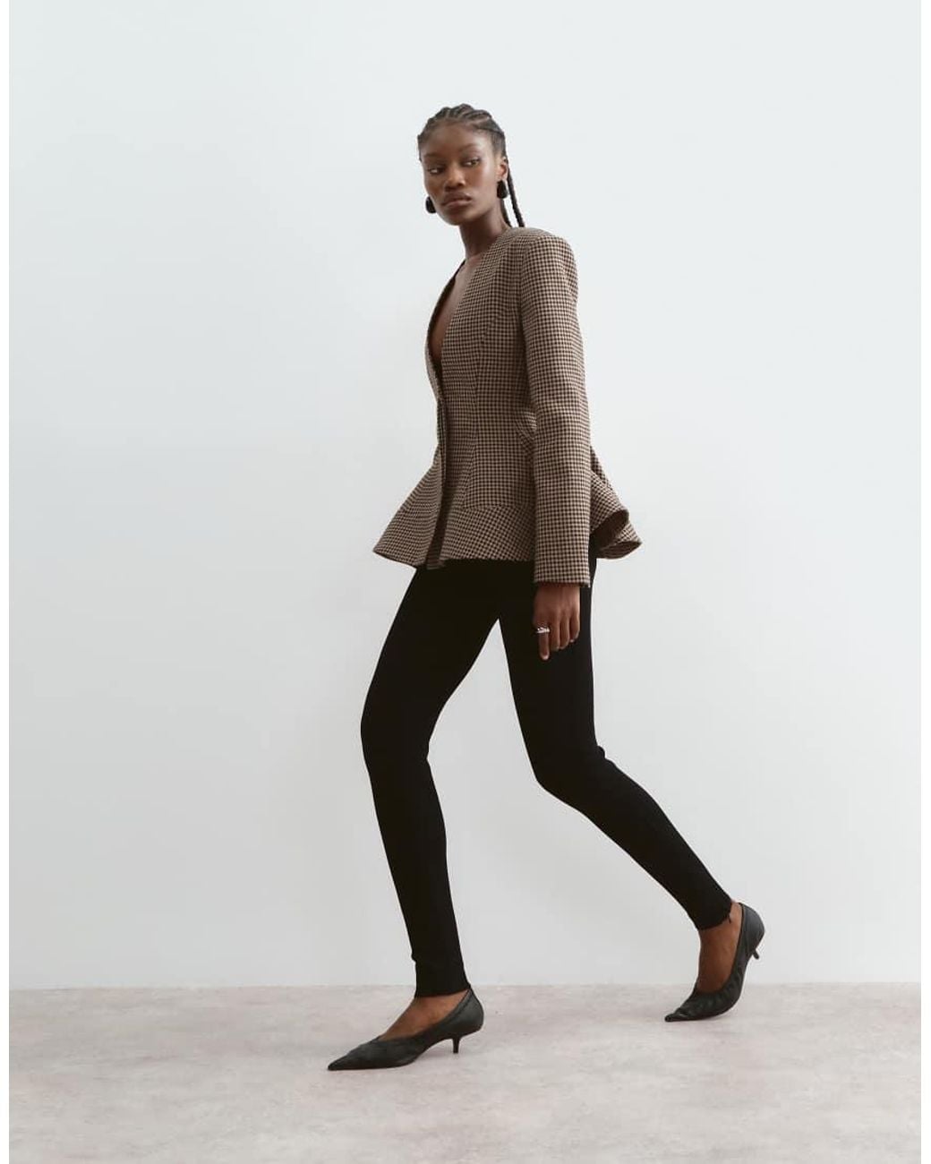 ARRANGE Brown Strong Shoulder Collarless Cinched Waist Blazer
