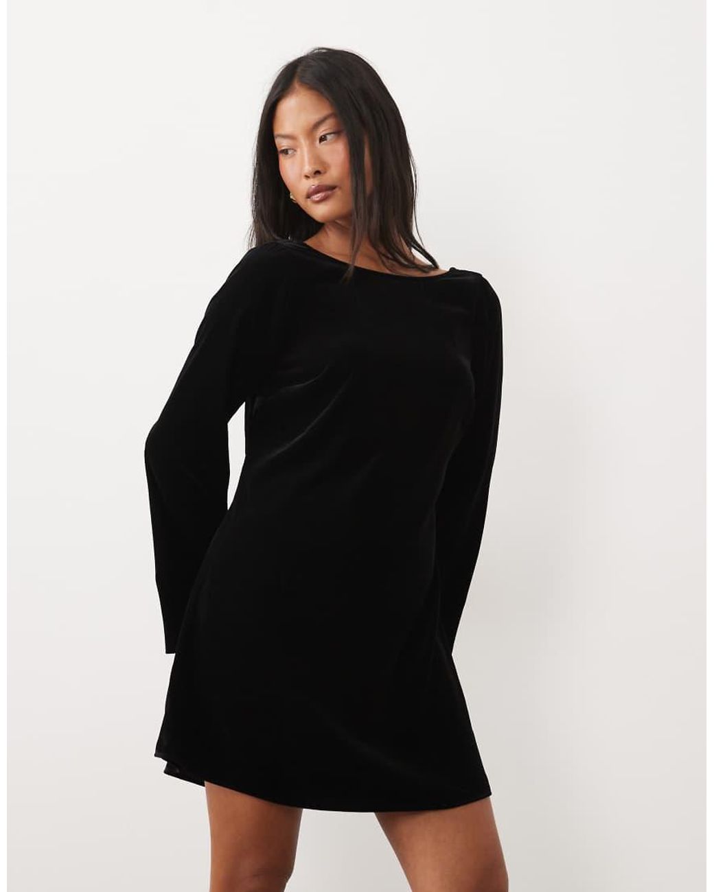 Nobody's Child Petite Black Joelle Open Back Tie Detail Long Sleeve Velvet Mini Dress