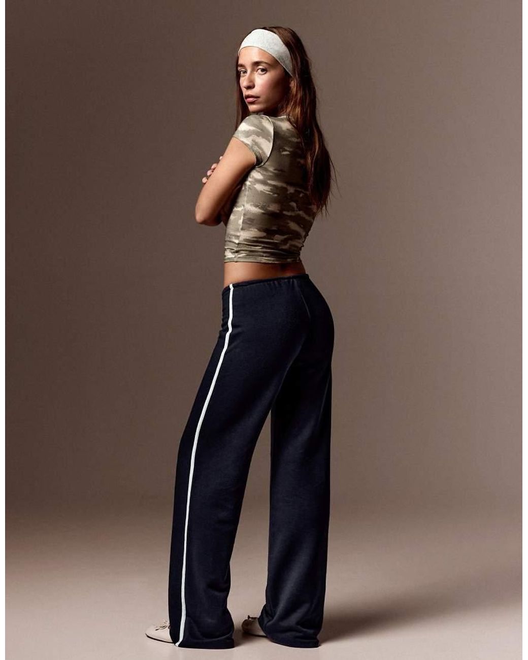 Bershka Black Petite Contrast Side-Stripe Joggers