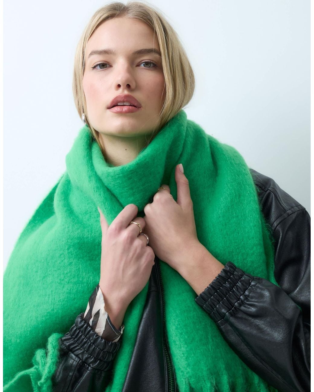 Vila Green Super Soft Solid Tassel Scarf