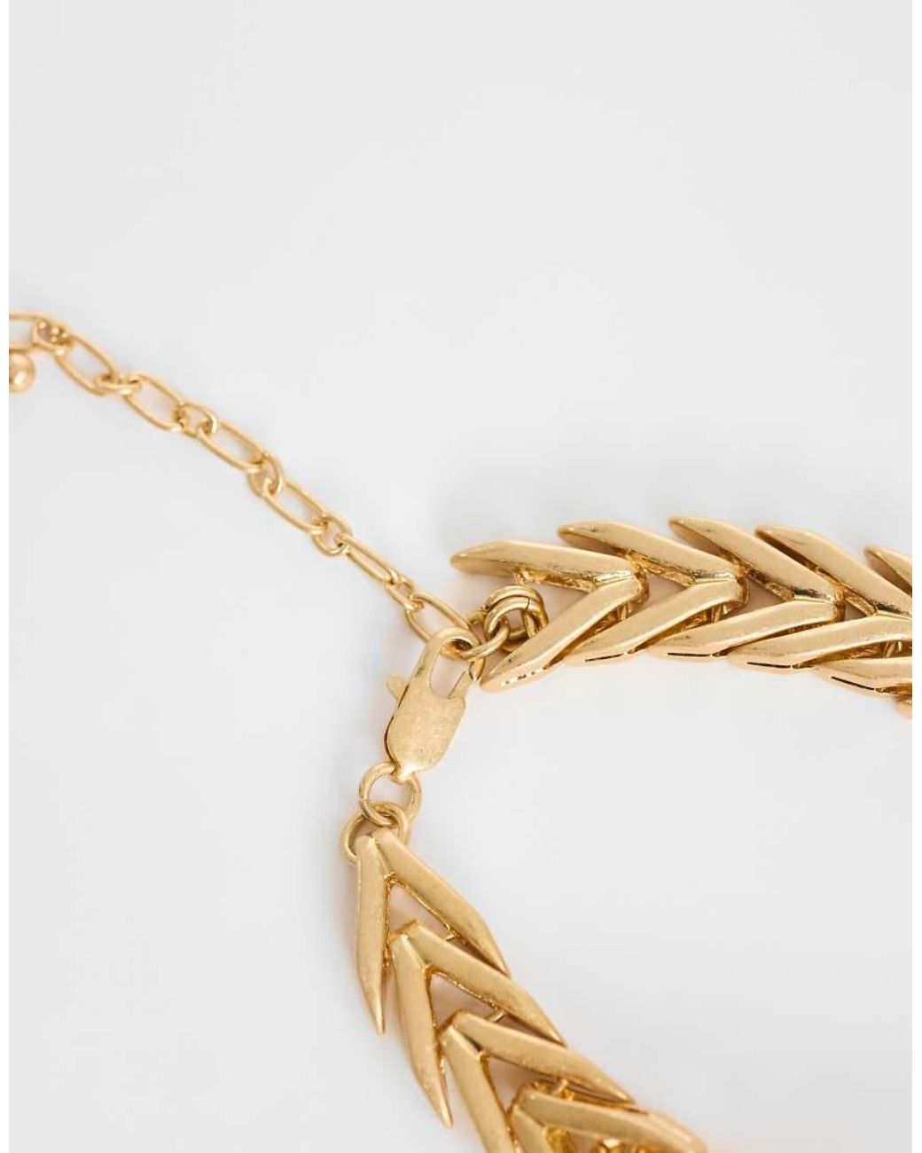 TOPSHOP Metallic Molly Collar Length Arrow Necklace