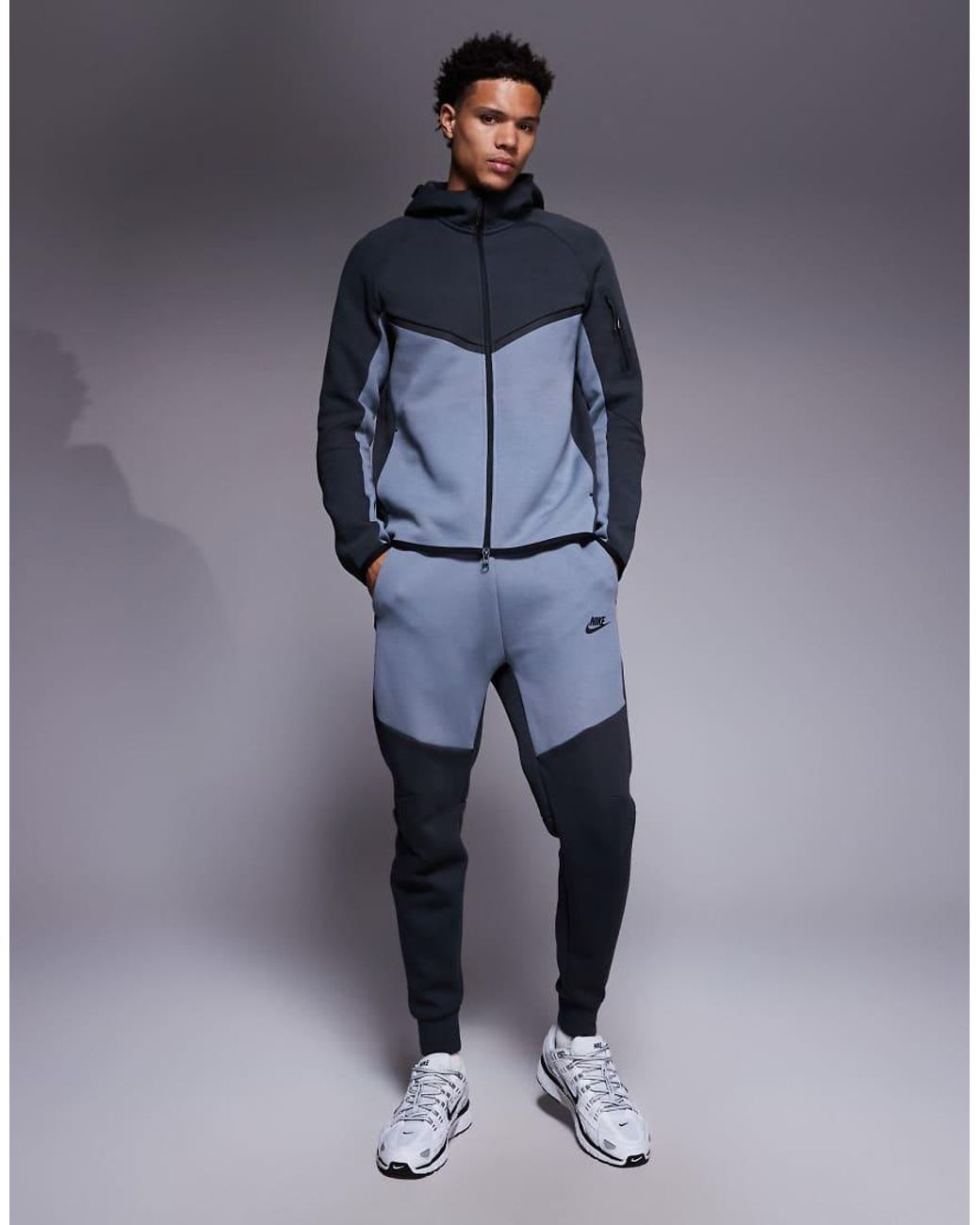 Nike Tech in het Blue voor heren