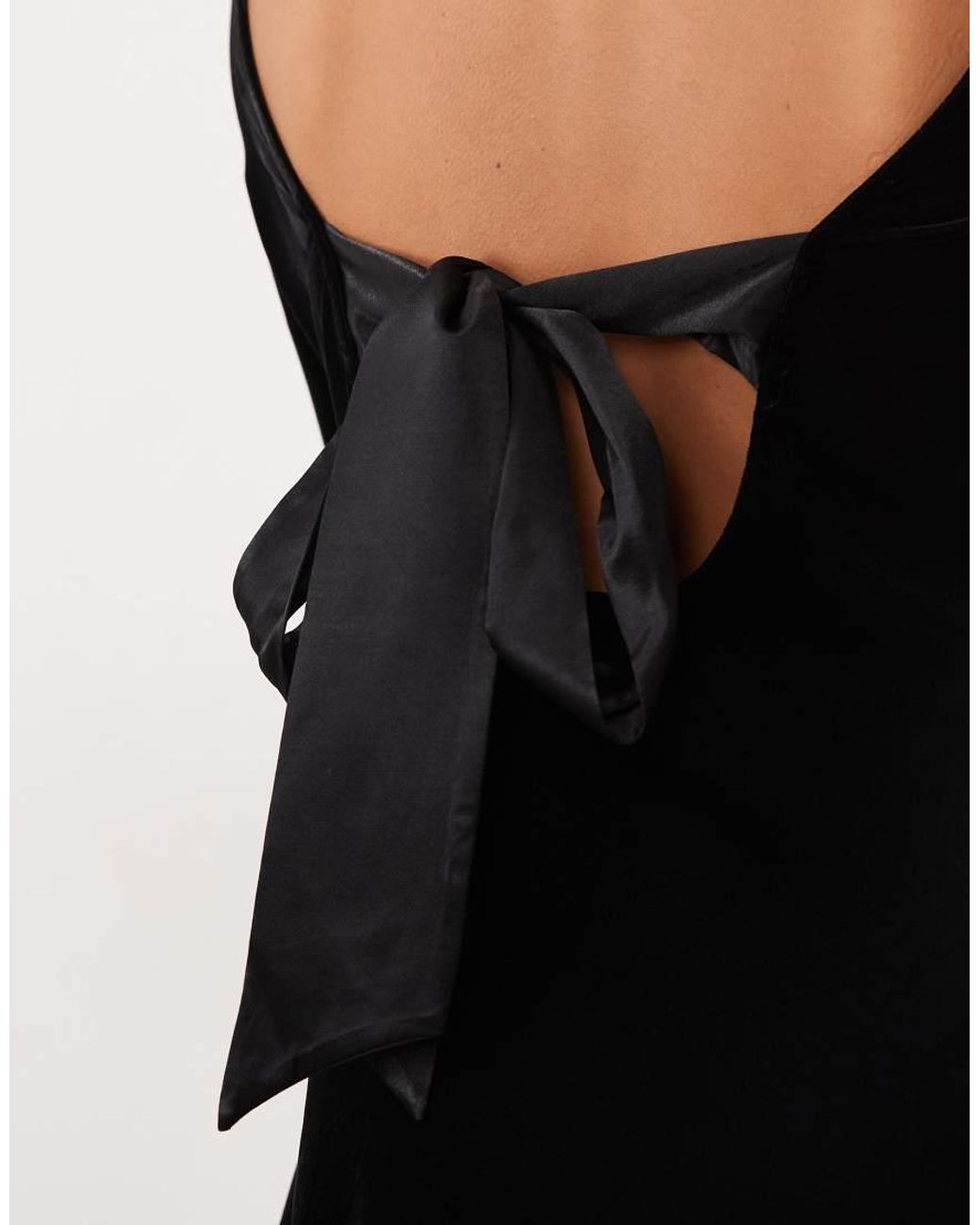 Nobody's Child Petite Black Joelle Open Back Tie Detail Long Sleeve Velvet Mini Dress