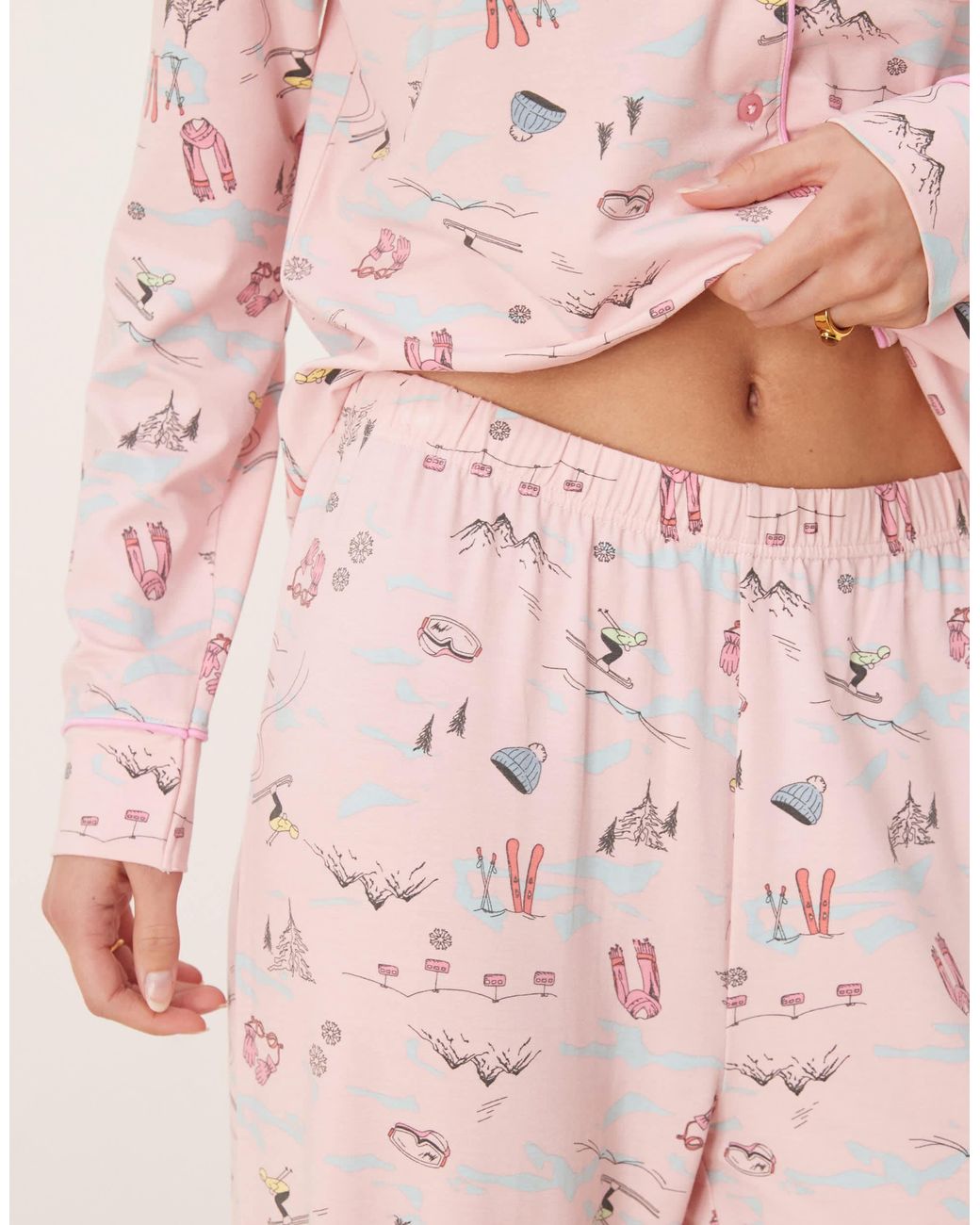 ASOS Pink Asos design tall – superweicher pyjama aus langärmligem hemd und hose mit ski-aufdruck und farblich abgesetzter paspelierung