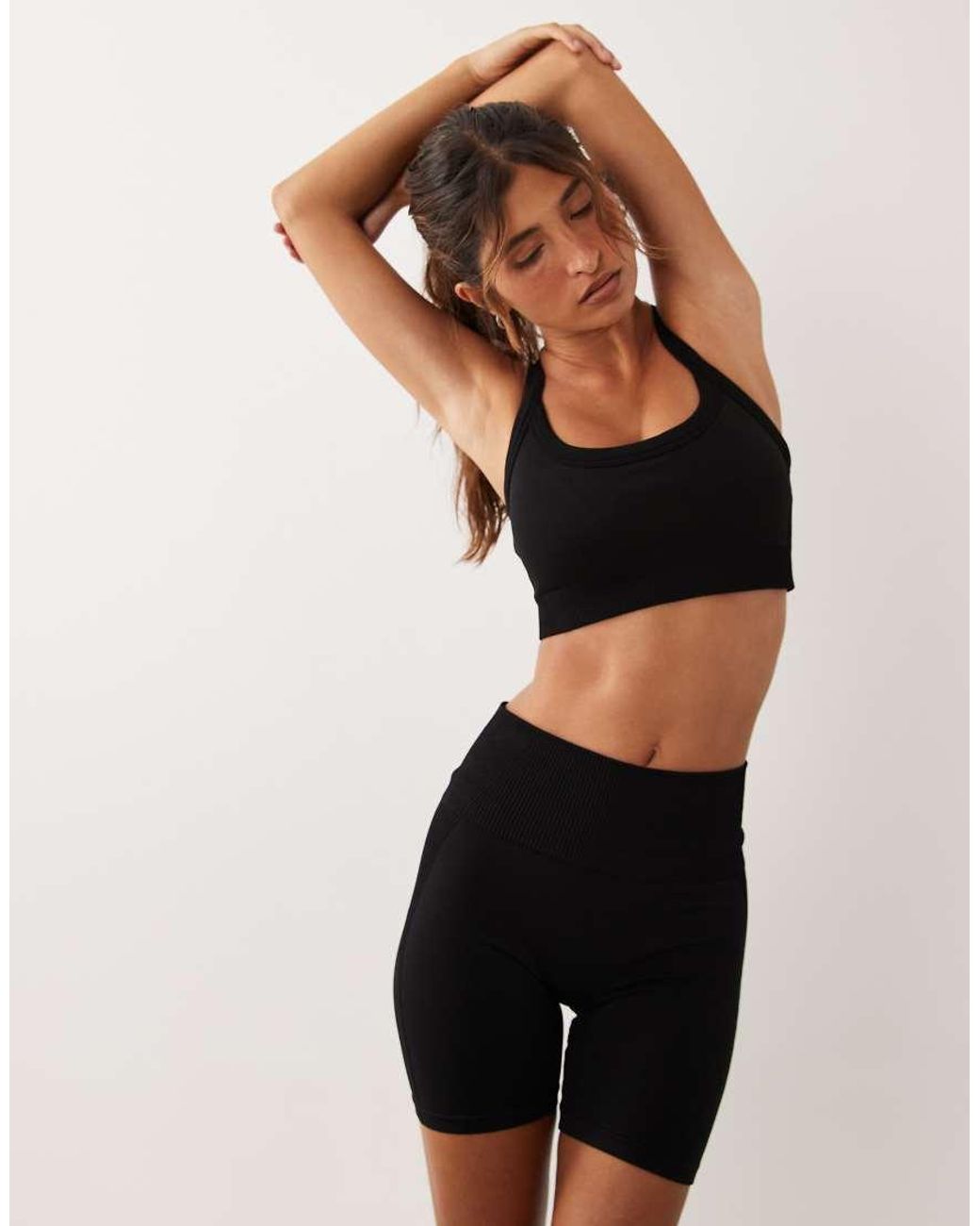 4505 Black Sculpting Seamless Medium Support Convertible Strap Sports Bra