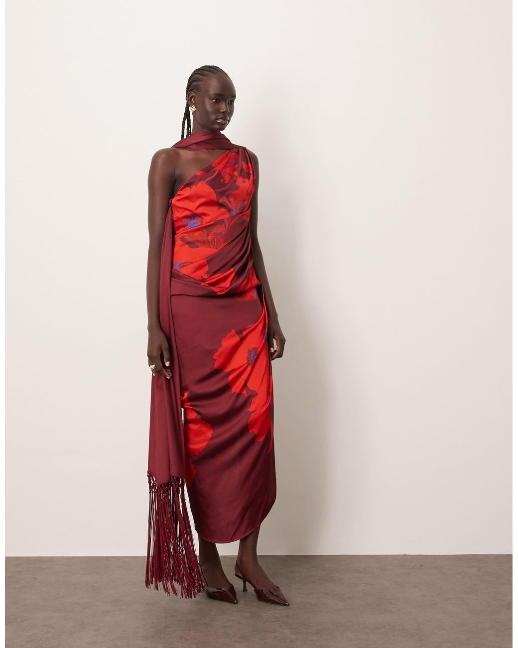 ARRANGE Red – drapiertes midikleid mit großem blumenmuster, schalausschnitt und tiefem rückenausschnitt