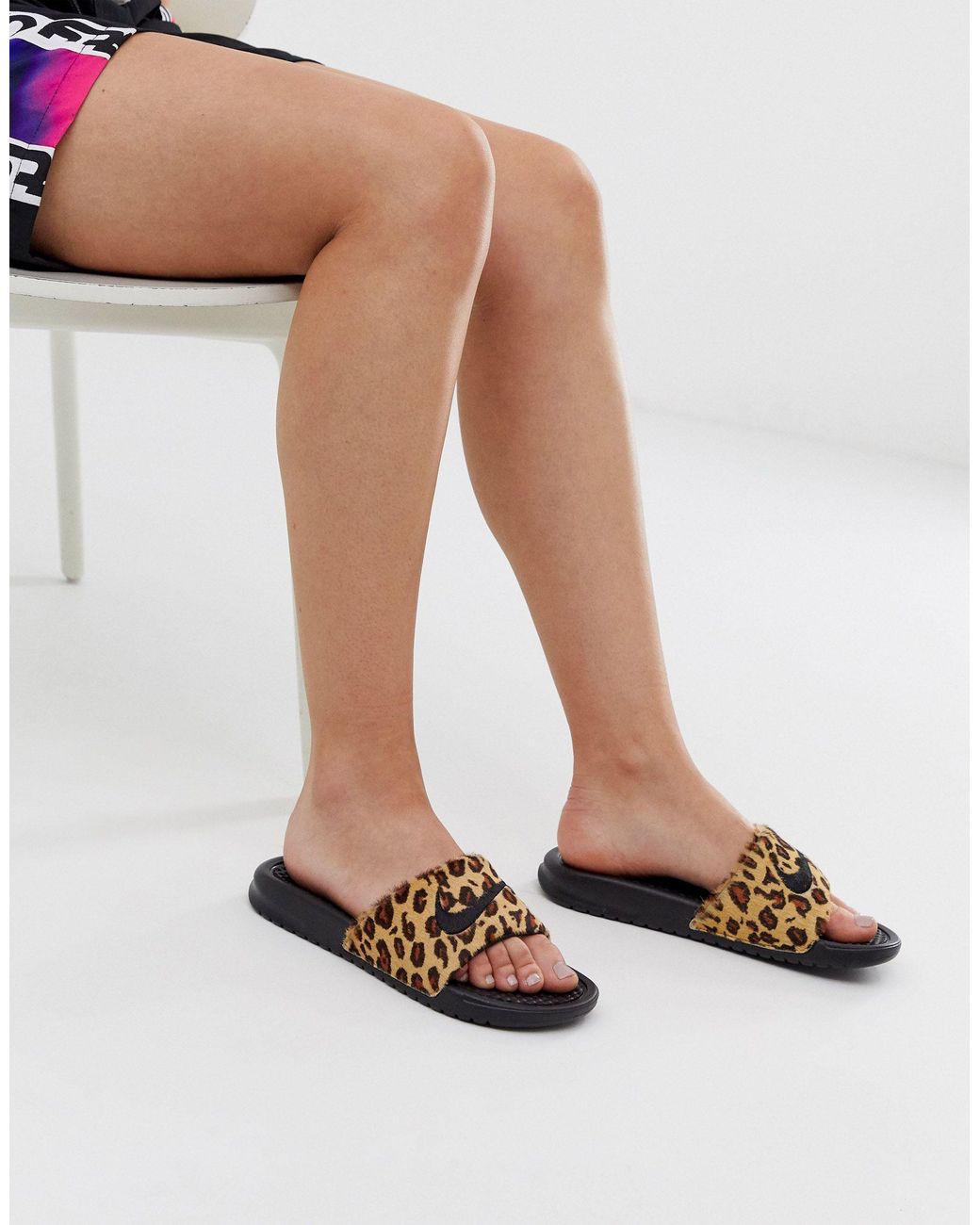 Nike Benassi - Slippers Met Luipaardprint in het Zwart | Lyst NL