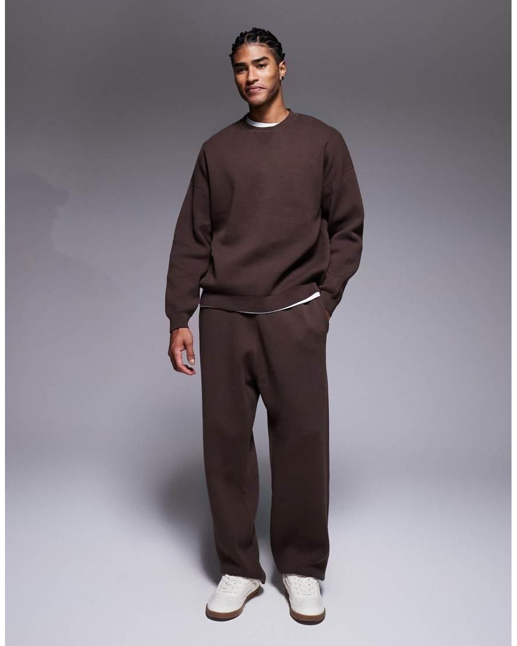Joggers Marrones Extragrandes De Punto De ASOS de hombre de color Black