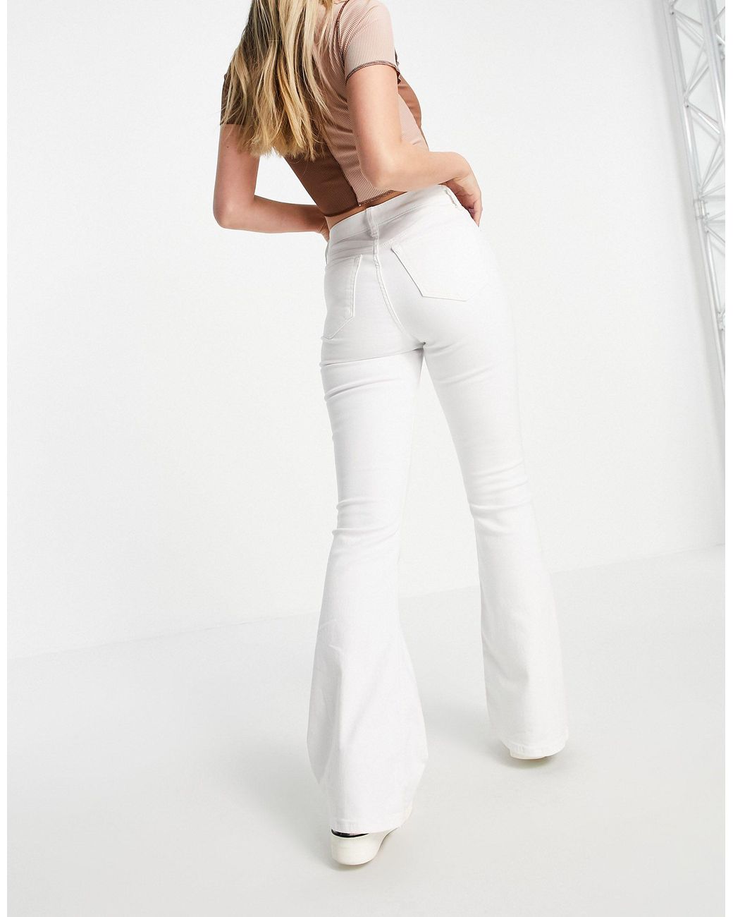 TOPSHOP Jamie Flare Jeans in White | Lyst