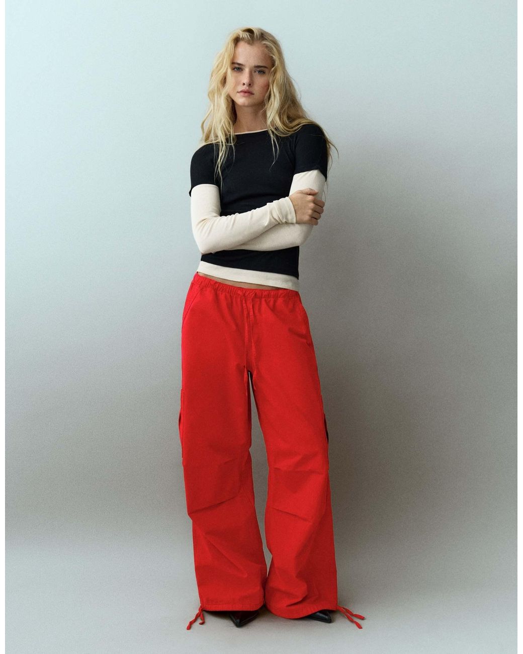 Pantalon cargo parachute Pull&Bear en coloris Red