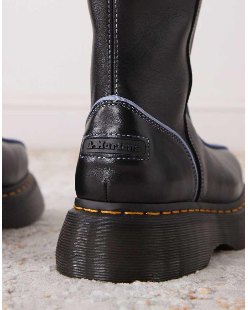 Dr. Martens Buzz Hi in het Black