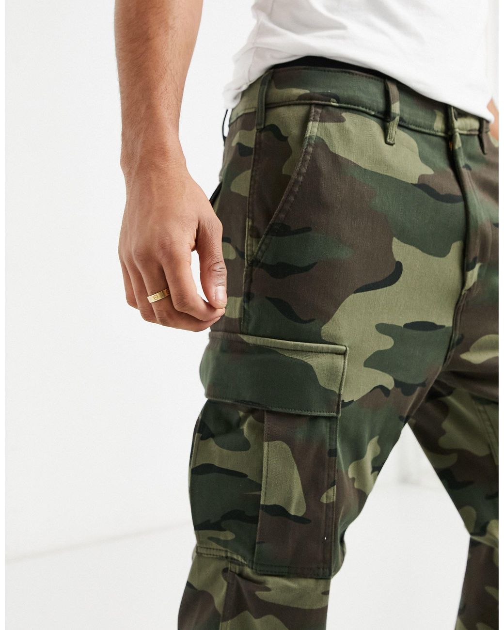 Levi's Tapered Wave Camo Cargo Trousers in Green for Men | Lyst