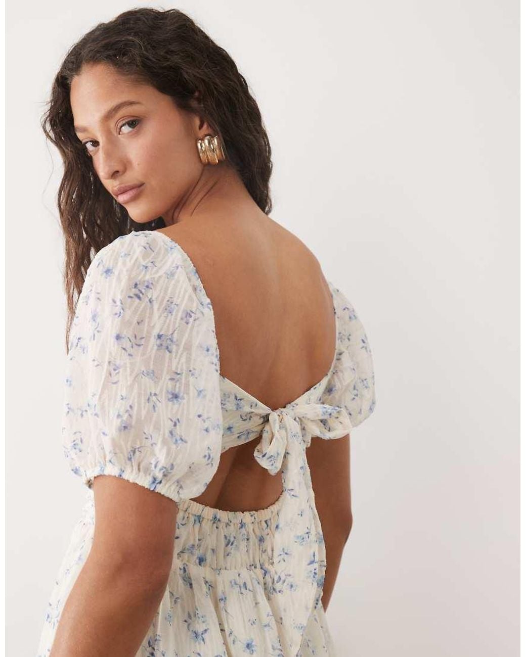 New Look Natural Ditsy Floral Textured Tie Back Milkmaid Dress