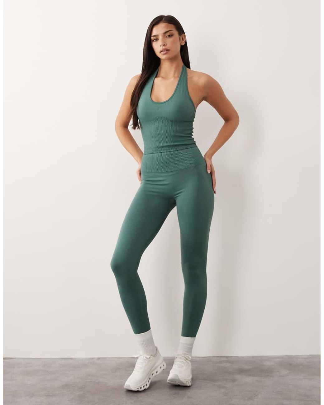 4505 Green Sculpting Seamless Halter Neck Vest With Inner Bra