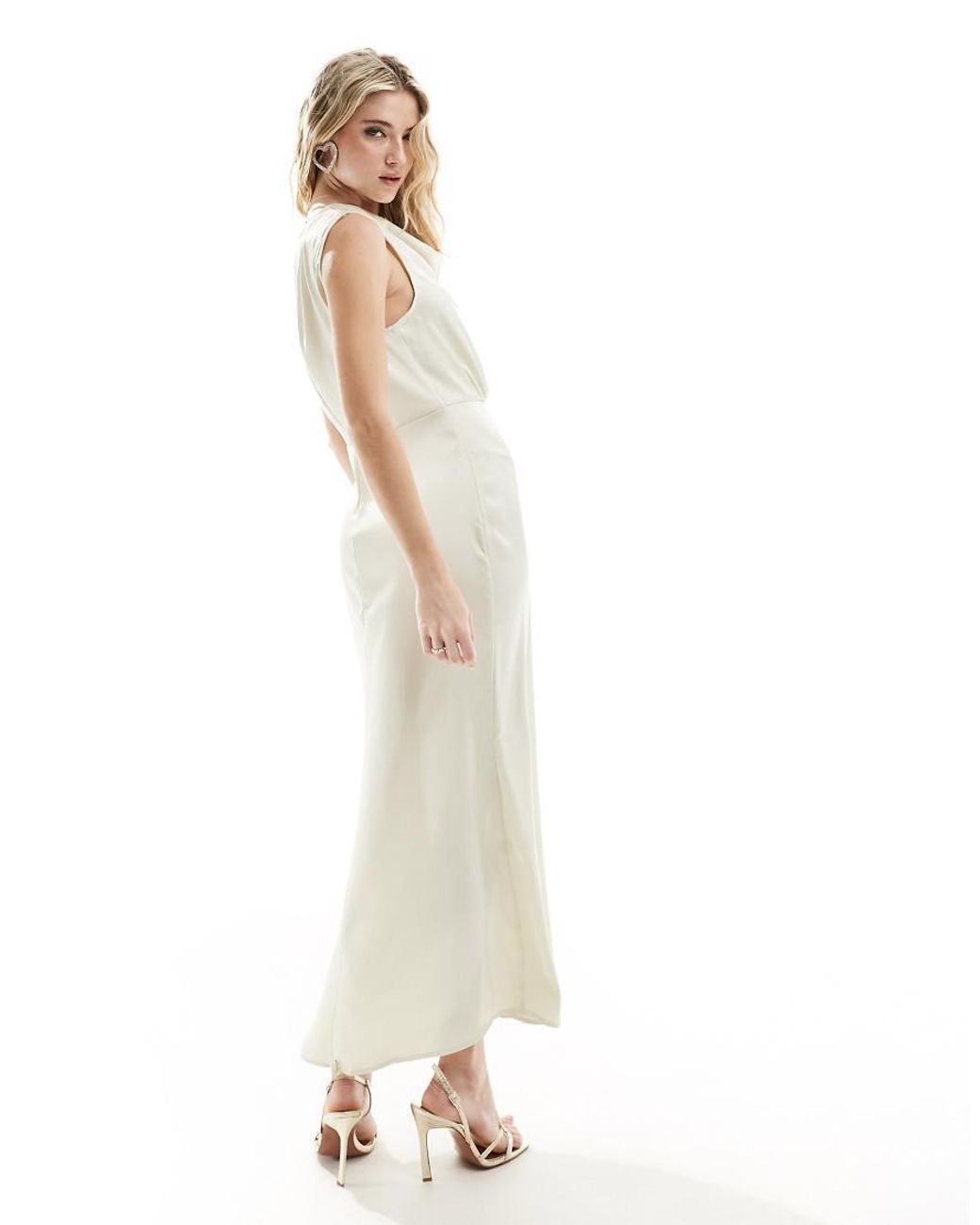 Vestido De Novia Largo Color Crema Con Cuello Desbocado De -Beis Neutro Vila de color White