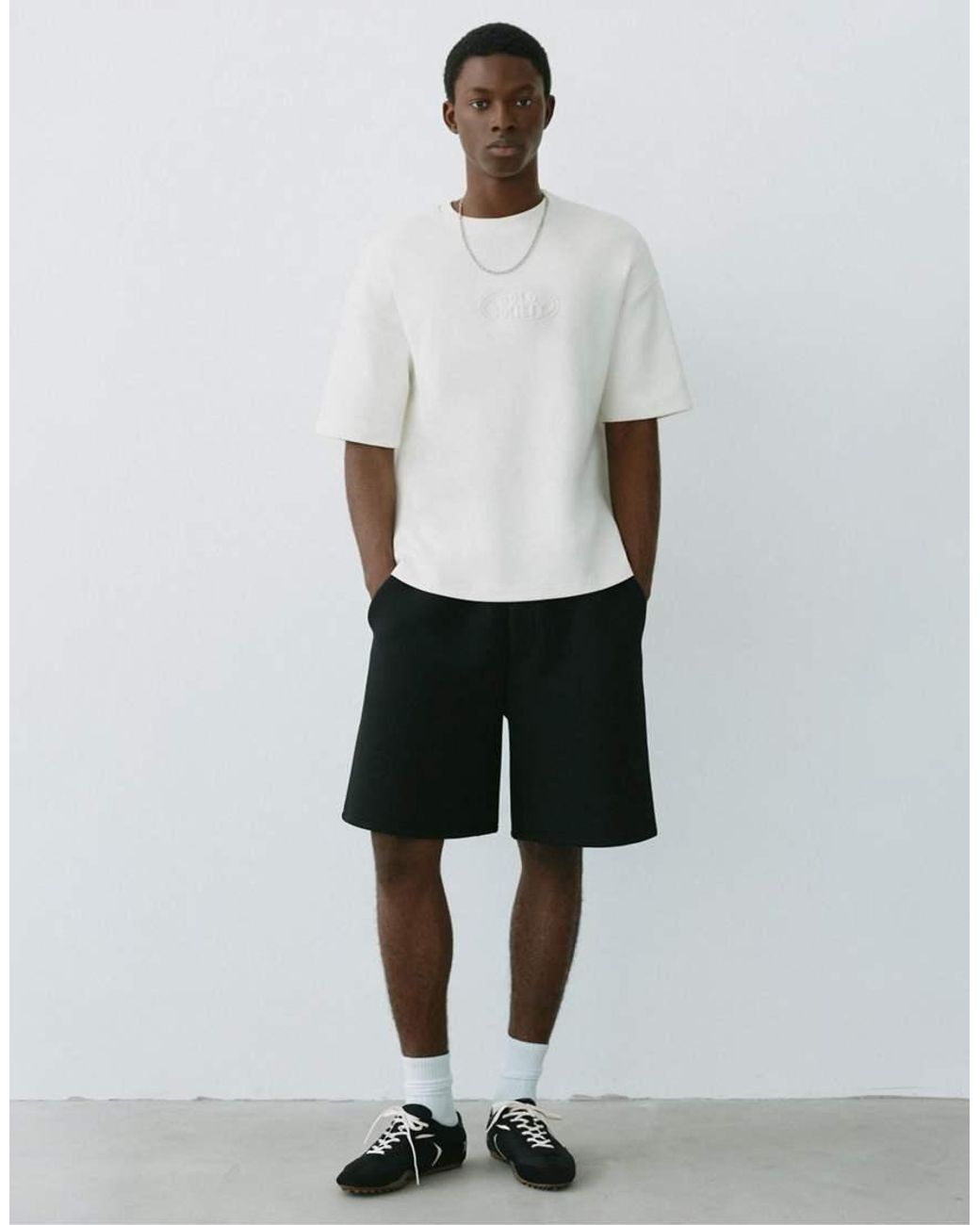 Pull&Bear White Heavyweight T-shirt With Raised Logo for men