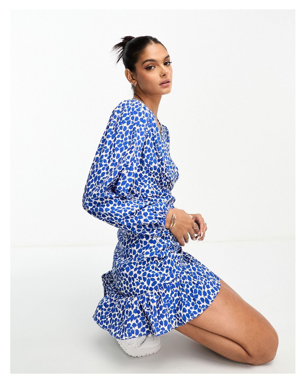 Vestido corto azul con estampado floral de Mango de color Azul | Lyst