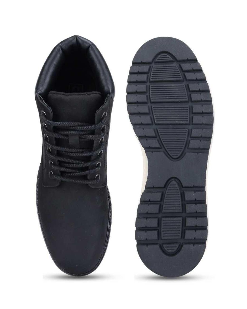 Thomas Crick Black Wells Leather Chukka Lace-Up Boots for men