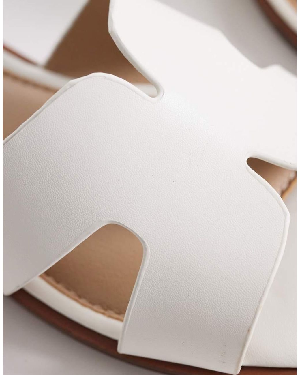 SEQWL White Storke Flat Sandals