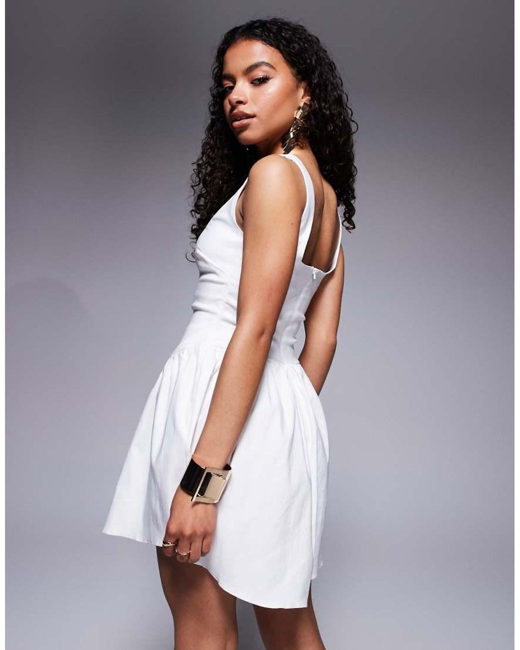 Vestido Corto De Corte Skater Con Escote Cuadrado Y Cintura Baja De Bengalina De Vesper Petite de color Gray