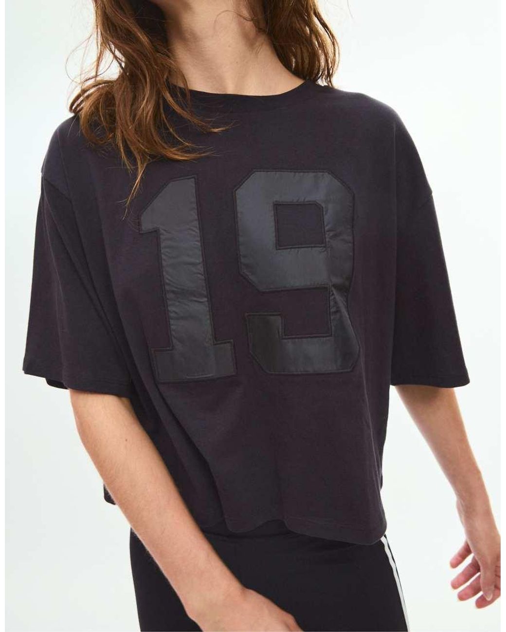 Stradivarius Black Embroidered T-shirt