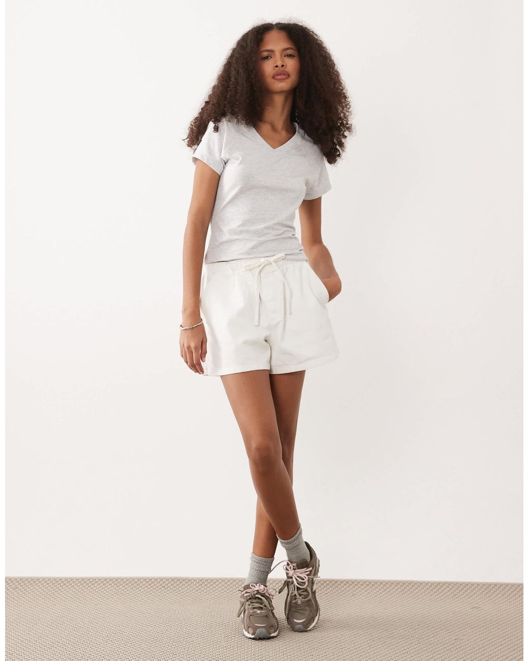 Top d'ensemble à manches courtes et col en v ASOS en coloris White