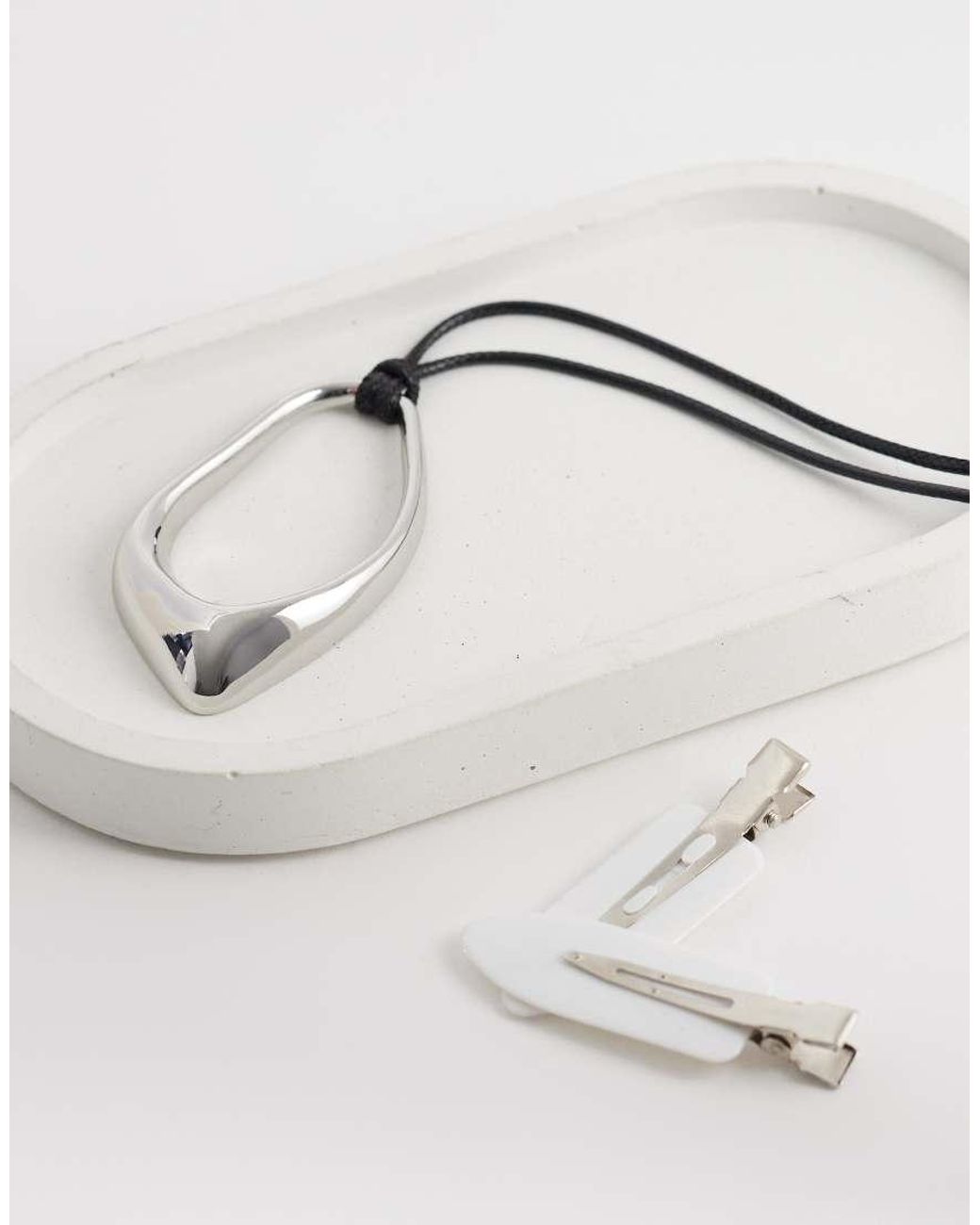 Collana Lunga di ASOS in White