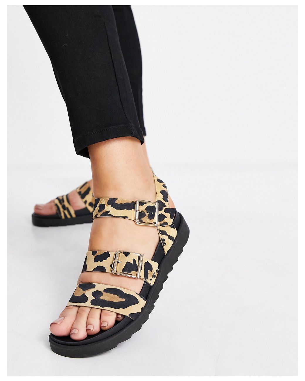 Schuh Chaser Leather Buckle Strappy 
