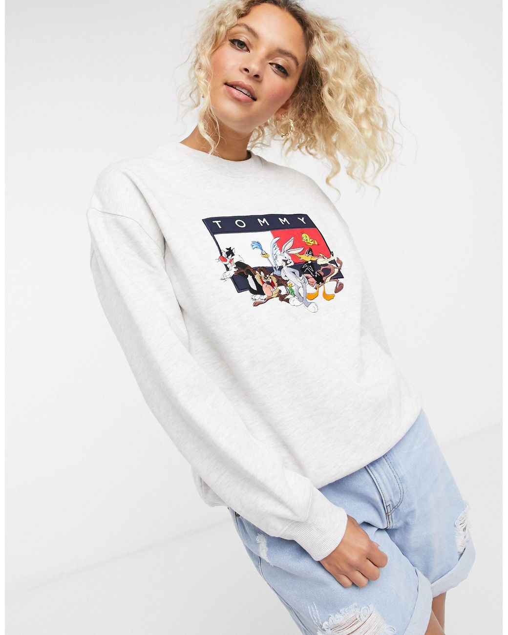 Felpa tommy hotsell hilfiger looney tunes