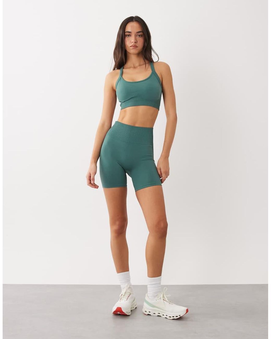 4505 Green Sculpting Seamless Strappy Push Up Sports Bra With Removable Padding