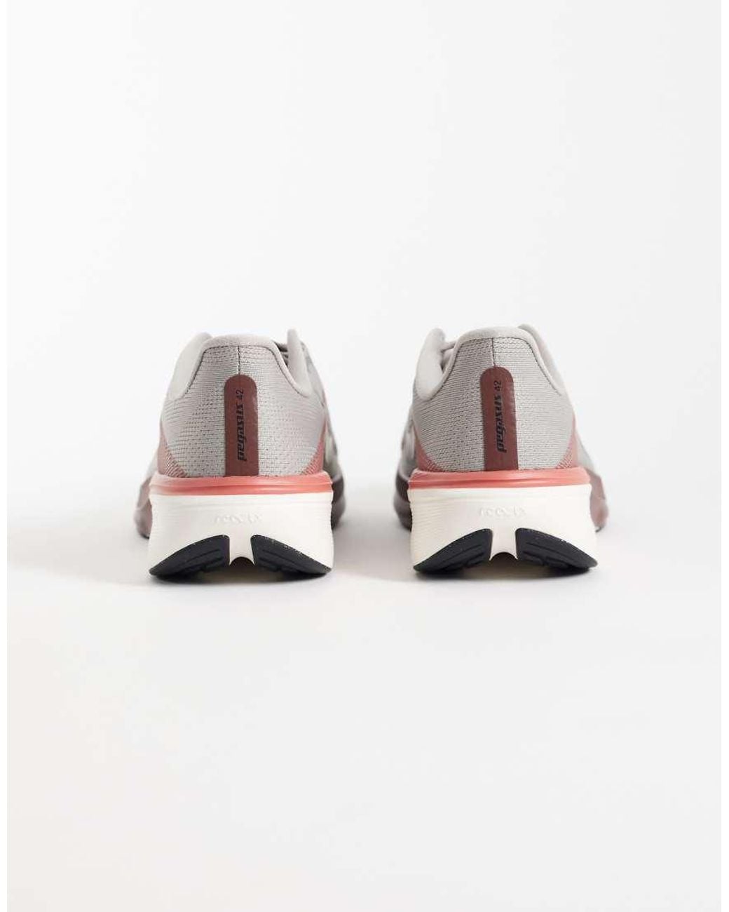 Nike White Vomero 18 Trainers