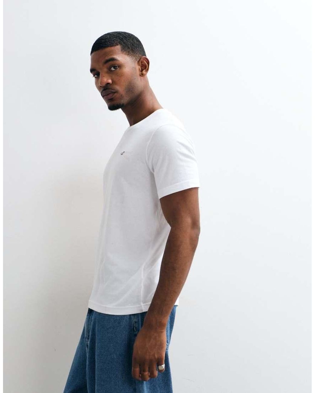 Hollister White Slim Fit T-shirt for men