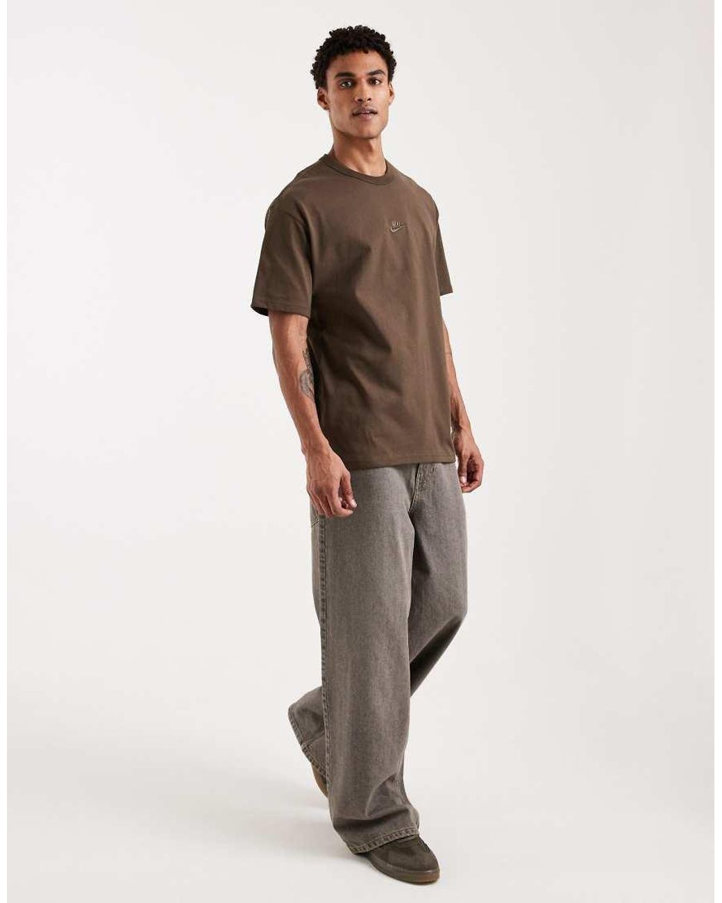 Nike Premium Essentials Oversized T-Shirt in het Brown voor heren