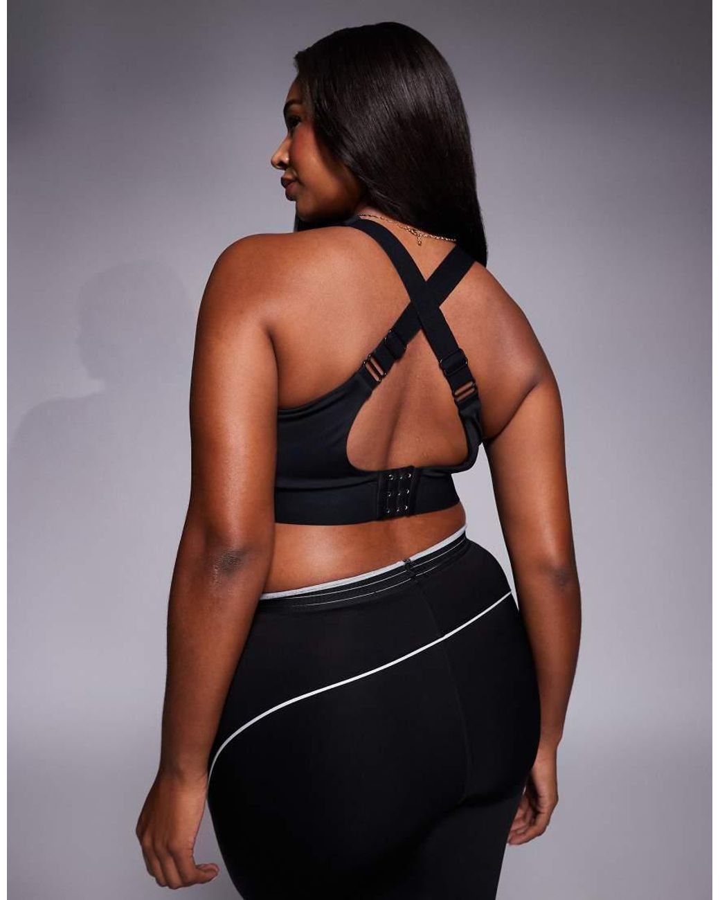4505 Black Curve Icon Active High Support Sports Bra With Removable Padding And Adjustable Straps