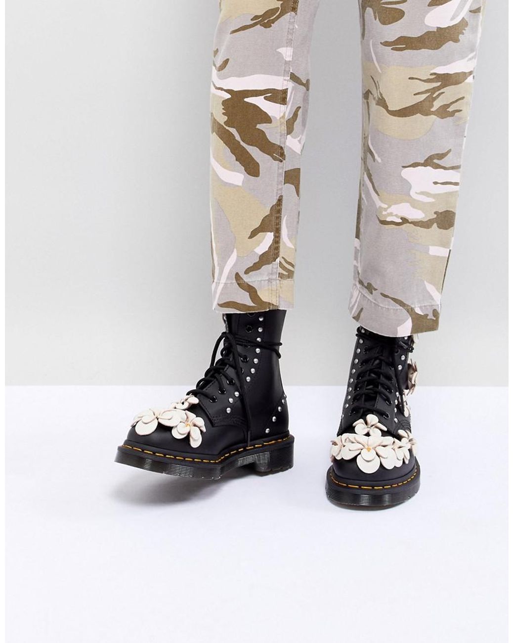 Bottes à lacets avec fleur en 3D Dr. Martens en coloris Noir | Lyst