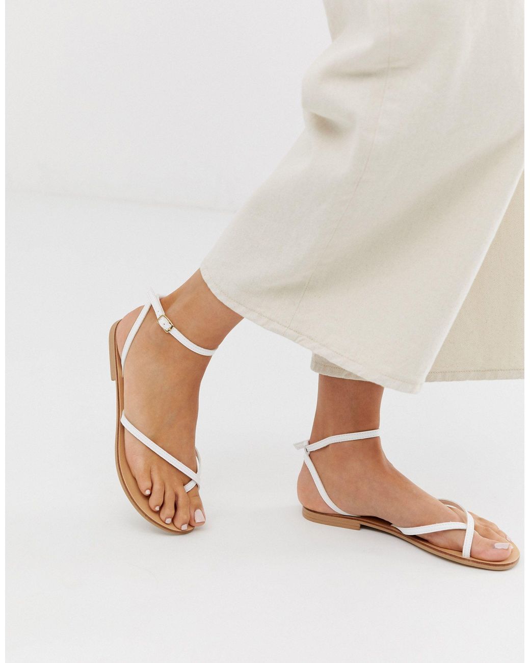 ASOS Freefall Minimal Toe Loop Flat Sandals in White | Lyst