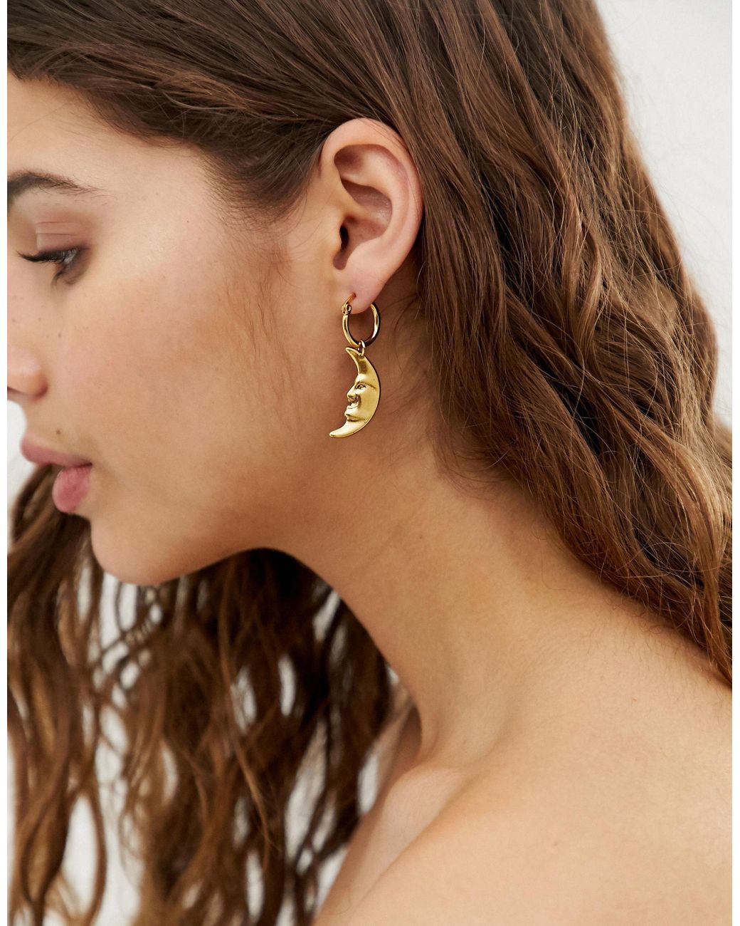 Video su Qual è Ultimi Design Piccole 14K Orecchini a Cerchio Huggie Placcati in Oro per Donne