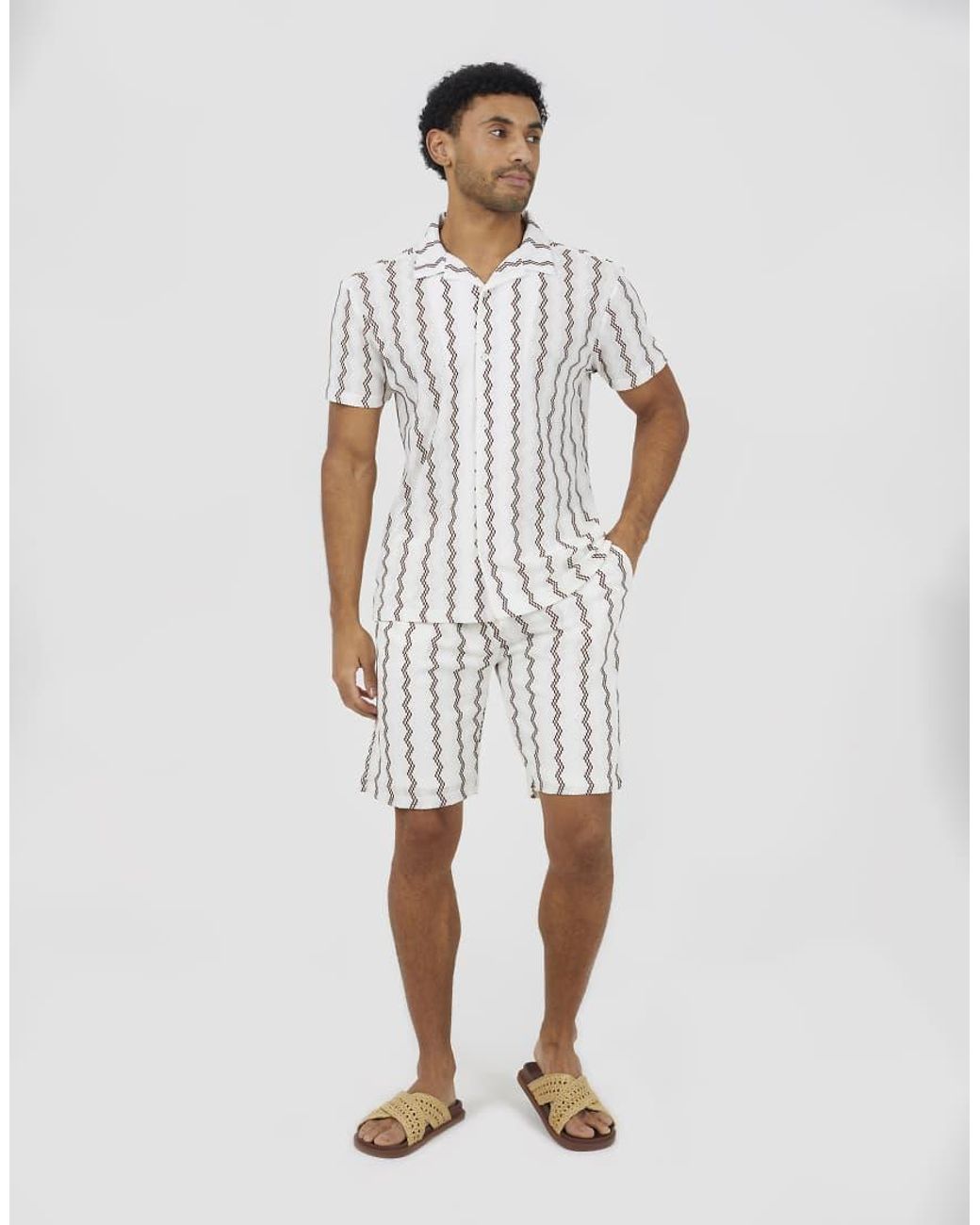 Brave Soul White Wavy Stripe Drawstring Shorts for men