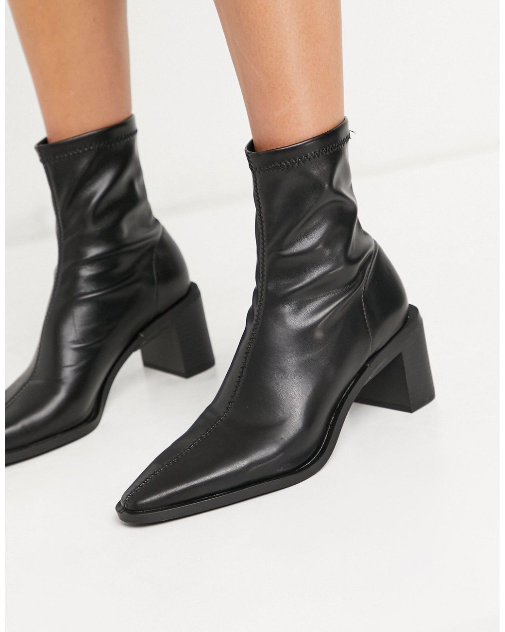 Pull&Bear Point Toe Heeled Ankle Boot in Black | Lyst