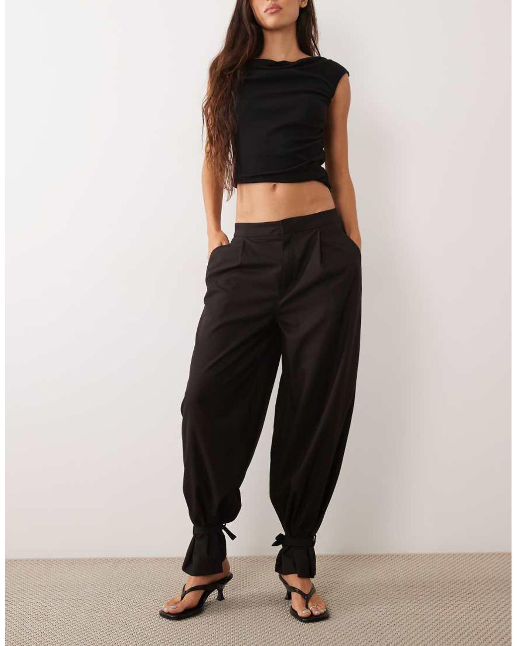 Pantaloni Con Risvolto di Mango in Black