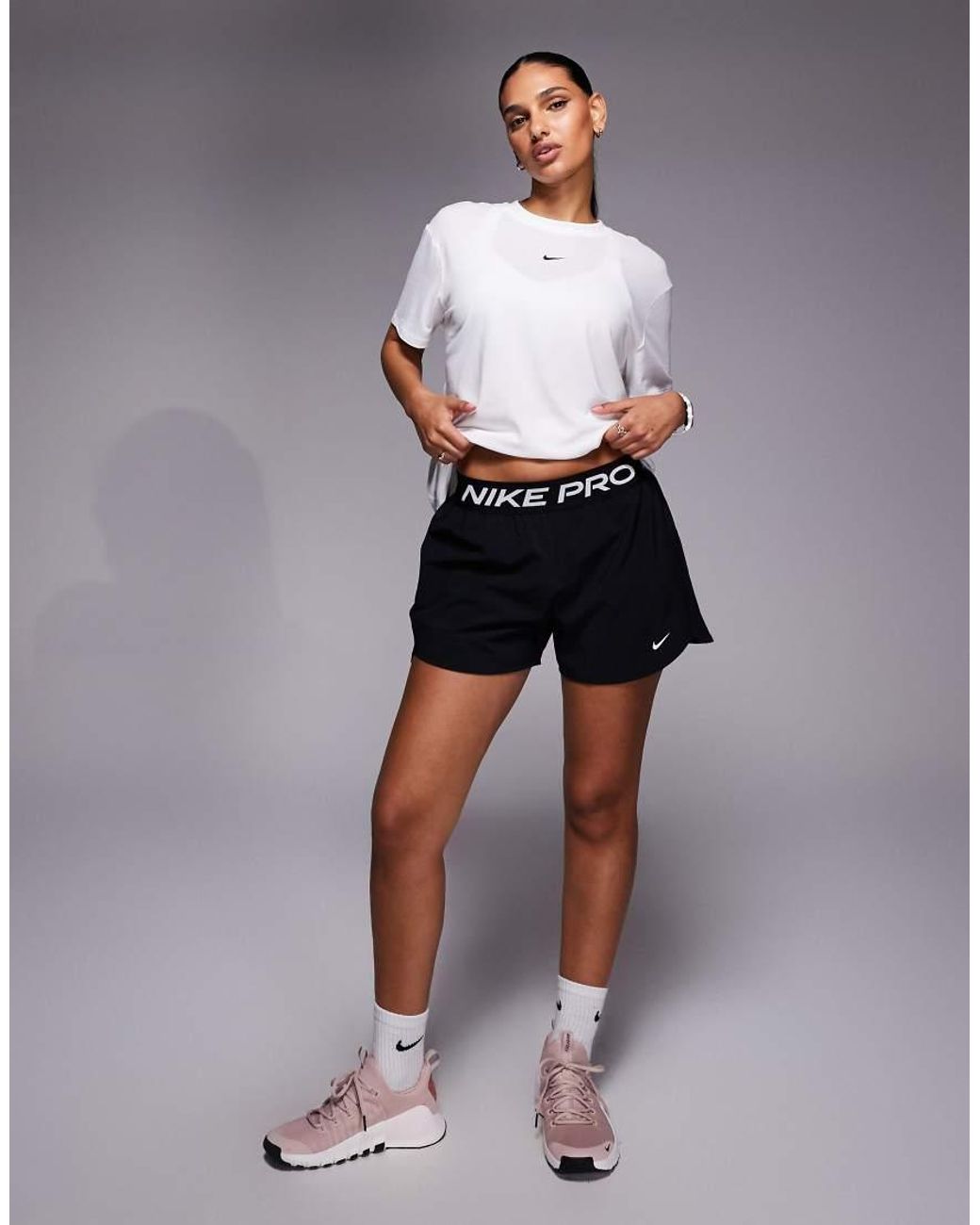 Nike Pro di Nike in White
