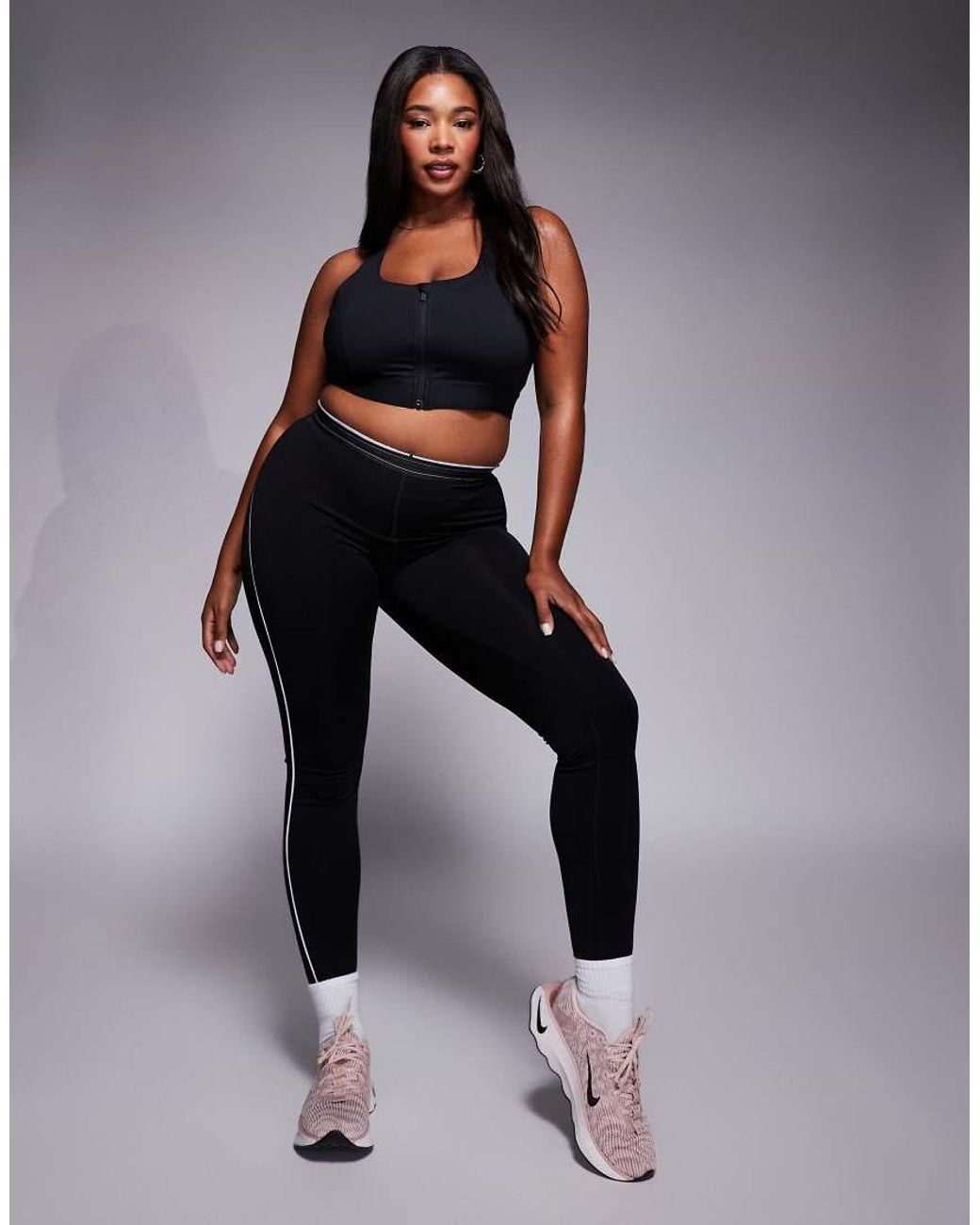 4505 Black Curve Icon Active High Support Sports Bra With Removable Padding And Adjustable Straps
