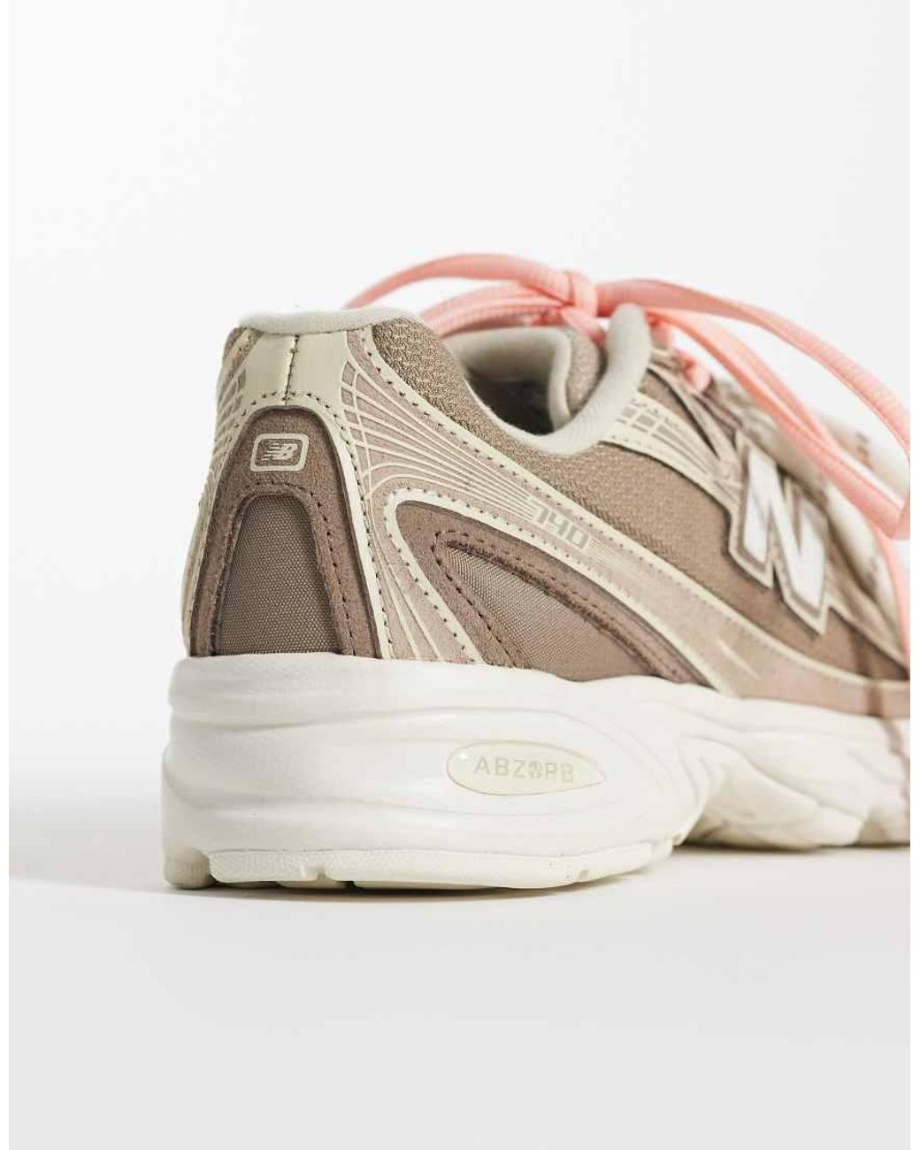 New Balance Natural 740 Trainers