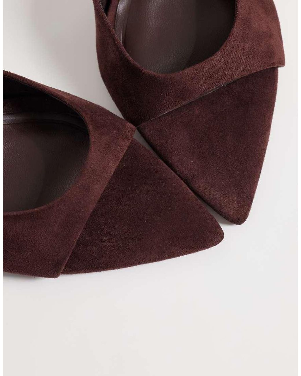 Mules De Punta Con Tacón En Ante Sintético Chocolate-Marrón ASOS de color Brown
