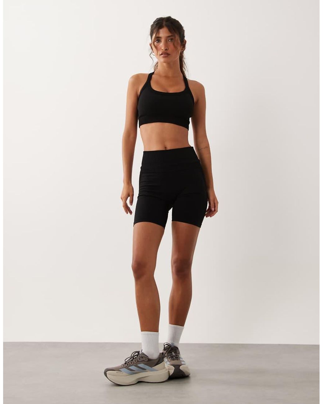 4505 Black Sculpting Seamless Medium Support Convertible Strap Sports Bra